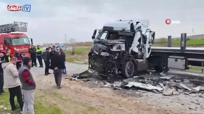 Bitlis Ahlat'ta iki tır çarpıştı: 1 yaralı