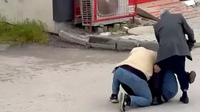Bolu'da Sokak Ortasında Şok Darp: Yere Yatırıp Tekme Tokat Dövdüler