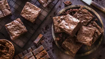 Brownie ve Tarte Tatin: Mutfak Kazalarından Doğan Efsanevi Lezzetler