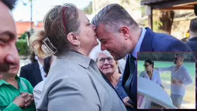 CHP'li Başkan Görkem Duman'a maaş krizi sürerken partisinden tebrik öpücüğü