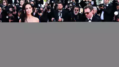 Demi Moore Cannes'da Kırmızı Halıda Göz Kamaştırdı