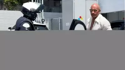 Dwayne Johnson'a renkli cam filmi cezası
