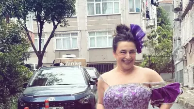 Esra Dermancıoğlu Roman Kıyafetleriyle Kobra Murat'a Seslendi