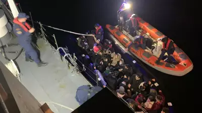 Ezine açıklarında 31 düzensiz göçmen yakalandı, 1 şüpheli gözaltında