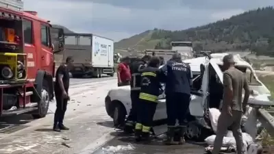 Gaziantep'te TIR'ın çarptığı otomobilde 2 kişi hayatını kaybetti
