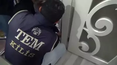 Kilis'te FETÖ firarisi banyodaki gizli bölmede yakalandı
