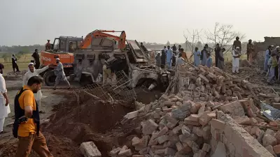 Pakistan'daki bombalı saldırıda ölü sayısı 15'e yükseldi