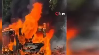 Sarıyer'de İETT otobüsü alev alev yandı! Yangın paniği
