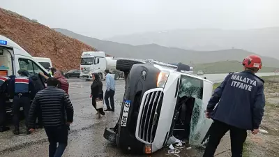 Taziyeye giden minibüs devrildi: 11 kişi yaralandı