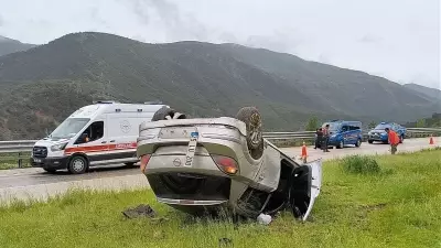 Tokat'ta otomobil devrildi: 5 kişi yaralandı