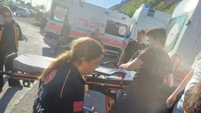 Zonguldak'ta otomobil akaryakıt istasyonuna daldı: 5'i çocuk 6 yaralı