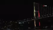 15 Temmuz Şehitler Köprüsü Galatasaray'ın 26. Şampiyonluğuyla Sarı-Kırmızıya Büründü