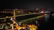 15 Temmuz Şehitler Köprüsü Galatasaray'ın Renkleriyle Aydınlatıldı