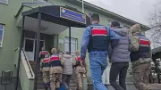 73 düzensiz göçmen yakalandı, 13 şüpheliye adli işlem