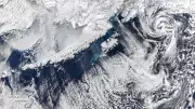 Alaska Semalarında Görsel Şölen: NASA Dev Bulut Girdaplarını Görüntüledi
