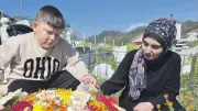 Anne Aysel Akkaya: Oğlum gül getiremedi, ben mezarına geldim