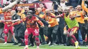 Aslan gelirde iki ezeli rakibinin toplamını geçti
