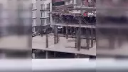Bursa'da İnşaat İşçilerinin Sopalı Kavgası Kamerada