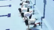 CHP'li belediyenin kapattığı havuzda sporcular boş havuzda kulaç attı