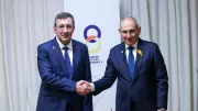 Cumhurbaşkanı Yardımcısı Yılmaz, Erivan'da Paşinyan ile Görüştü