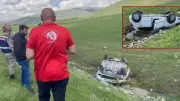 Elazığ'da feci kaza: Otomobil şarampole devrildi, 3 yaralı