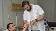 Enfeksiyon Kapan Parmağı Kasığına Dikilerek Kesilmekten Kurtarıldı
