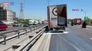 Esenyurt TEM'de tanker-TIR çarpıştı: 1 yaralı, metrelerce kuyruk