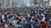 Evlenmeyen bireylerin %70'i ailesiyle yaşıyor: TÜİK aile istatistikleri