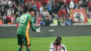 Galatasaray'da Günay Güvenç kırmızı kart gördü