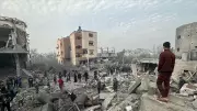 Gazze'nin merkezine İsrail hava saldırısı: 1 ölü, yaralılar var