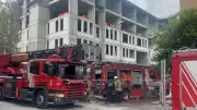 Güngören'de okul inşaatındaki işçi konteynerleri küle döndü