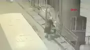 Kağıthane'de 8 yaşındaki çocuk elektrik akımına kapıldı