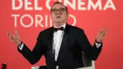 Kevin Spacey 'Melodies In The Forest' filmiyle setlere dönüyor