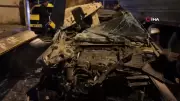 Kilis'te Park Halindeki TIR'a Çarpan Otomobilde 2 Kişi Yaralandı