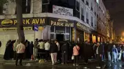 Küçükçekmece'de iş yerinde yangın: 3 kişi dumandan etkilendi