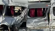 Kocaeli'de tırla çarpışan işçi servisi devrildi: 8 yaralı