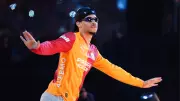 Leroy Sane, Galatasaray Şampiyonluk Kutlamasında Tarkan'ın Dudu Şarkısıyla Sahneye Çıktı