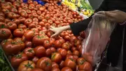 Seçmezsen 100 lira, seçersen 150 lira diyen pazarcıya ceza