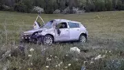 Sivas'ta Şarampole Devrilen Otomobilde 2 Kişi Yaralandı