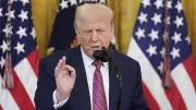 Trump: İran'la Anlaşmada Acele Etmeyeceğiz, Elimizde Kozlar Var