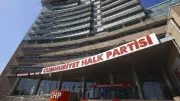 Özgür Özel'e poşet içinde rüşvet itirafı: CHP'de her şey var