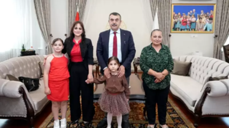 6 Yaşında Müzik Dahisi: Aşık Veysel'in İzinde