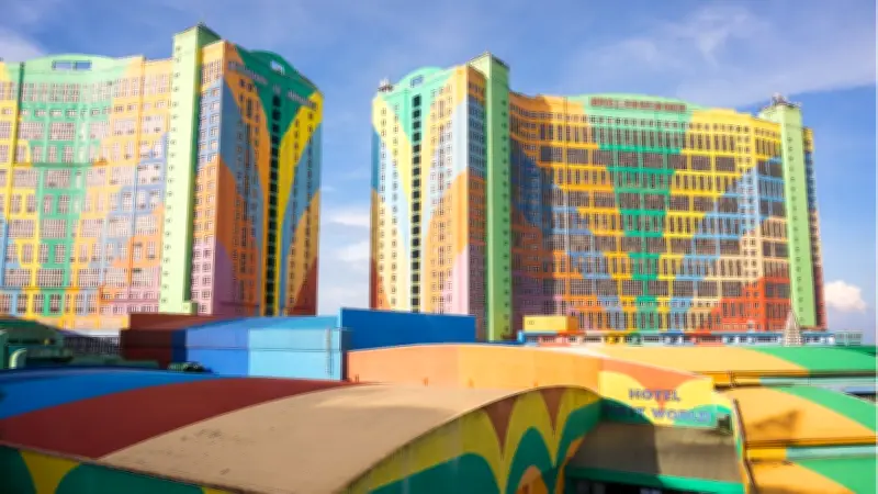 7 Bin 351 Odalı Dev Otel: Guinness Rekoru Kıran First World Hotel