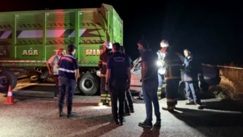 Adıyaman'da Traktörle Çarpışan Otomobildeki Yolcu Hayatını Kaybetti