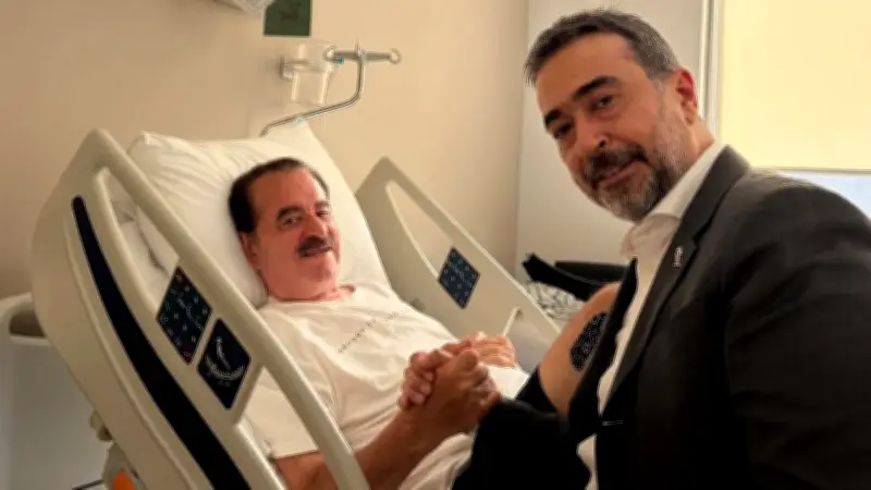 AK Partili Hakan Han Özcan, İbrahim Tatlıses'i Hastanede Ziyaret Etti