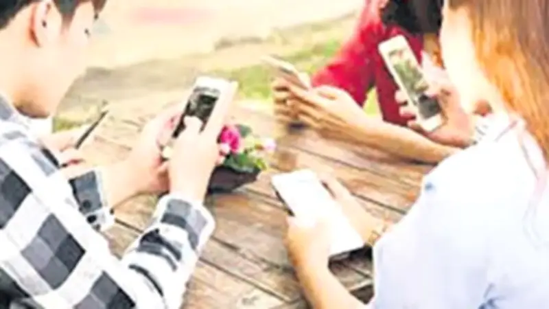 Akıllı telefonlar doğum oranlarını düşürüyor: Yeni araştırma şaşırttı