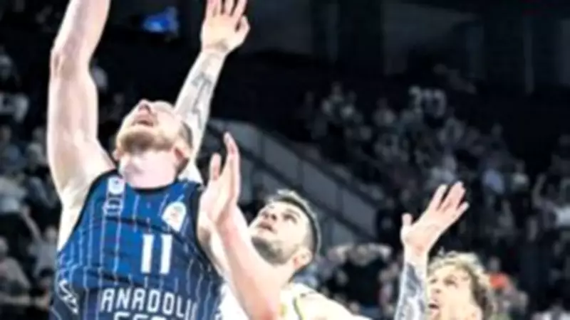 Anadolu Efes Pes Etmedi: Zorlu Mücadelede Geri Dönüş