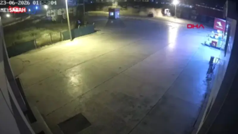 Ankara Polatlı'da Otomobil Kamyona Çarptı: 3 Ölü, 1 Yaralı