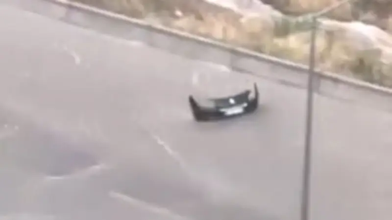 Ankara'da sağanak ve dolu yağışı hayatı olumsuz etkiledi
