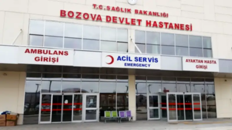 Şanlıurfa Bozova'da Feci Kaza: 10 Yaralı, Araç Fıstık Tarlasına Uçtu